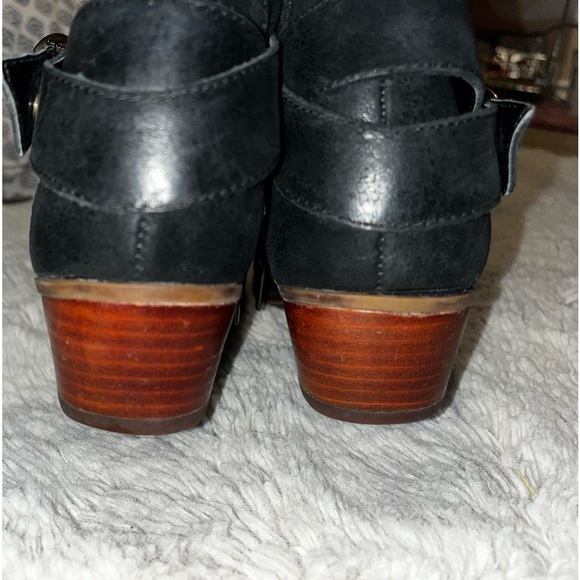 Women’s Clark’s Ankle Booties with Buckle 🌵7.5 - Picture 9 of 10